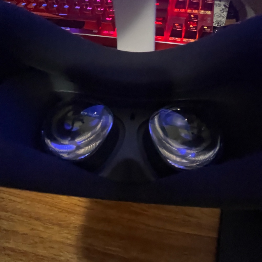 VR META QUEST 2 - Picture 8 of 11